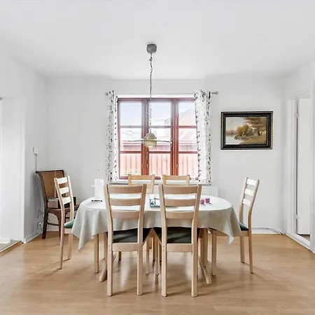 Ae215-ommel-kaervej-6 * Ommel